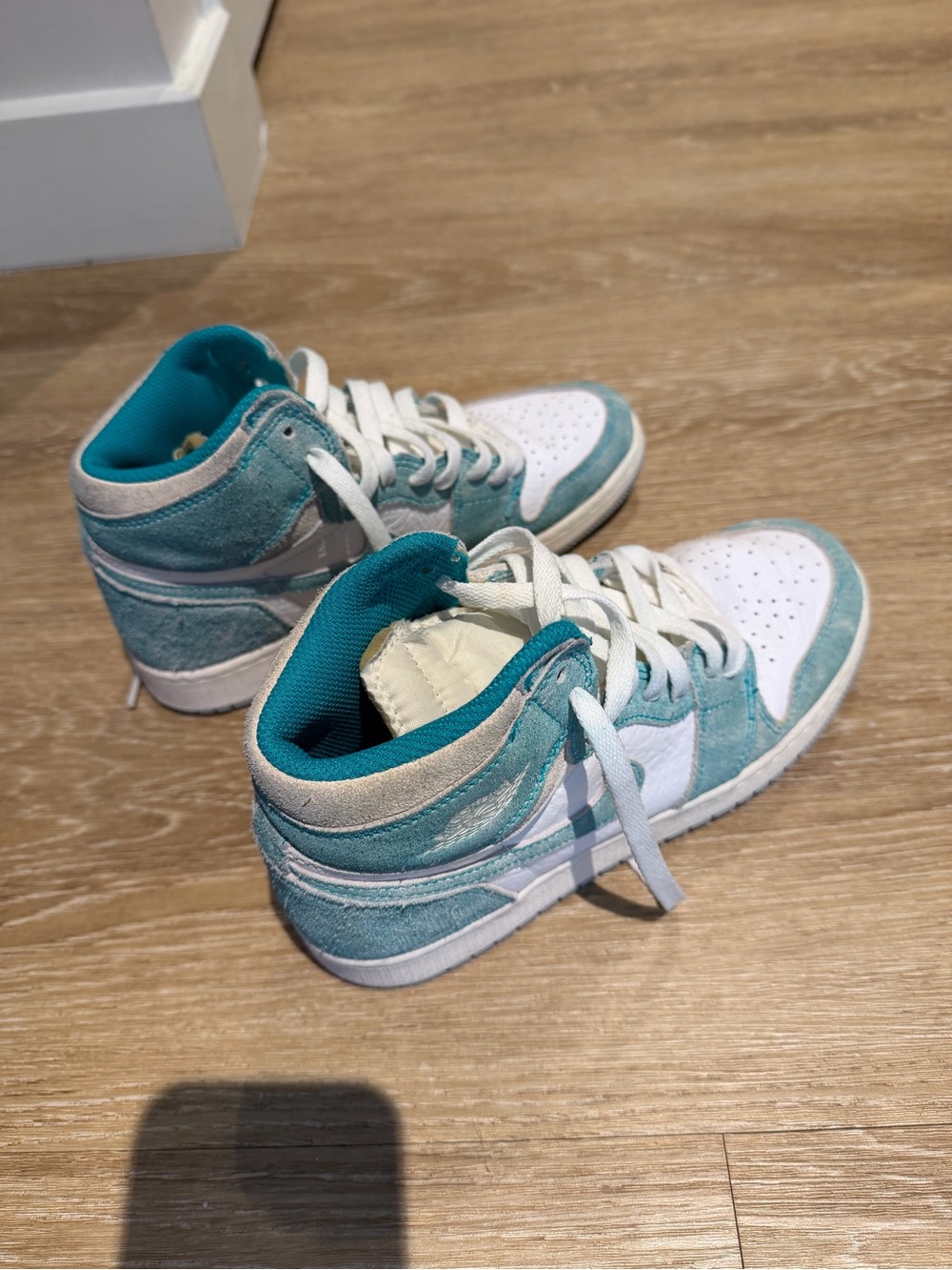 Jordan 1 Retro High OG "Teal" sneakers - Picture 1 of 4